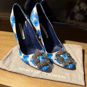 Manolo Blahnik  Hingisi 105 size 37perfect for wedding or engagement special